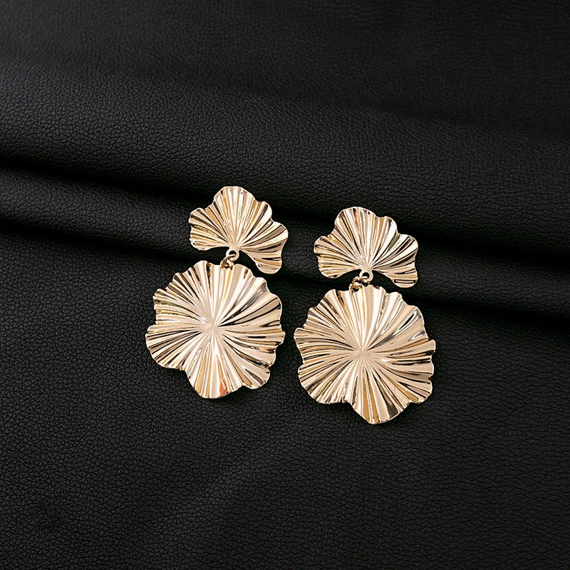 Wholesale Vintage Exaggerated Gold Leaf Iron Earrings
