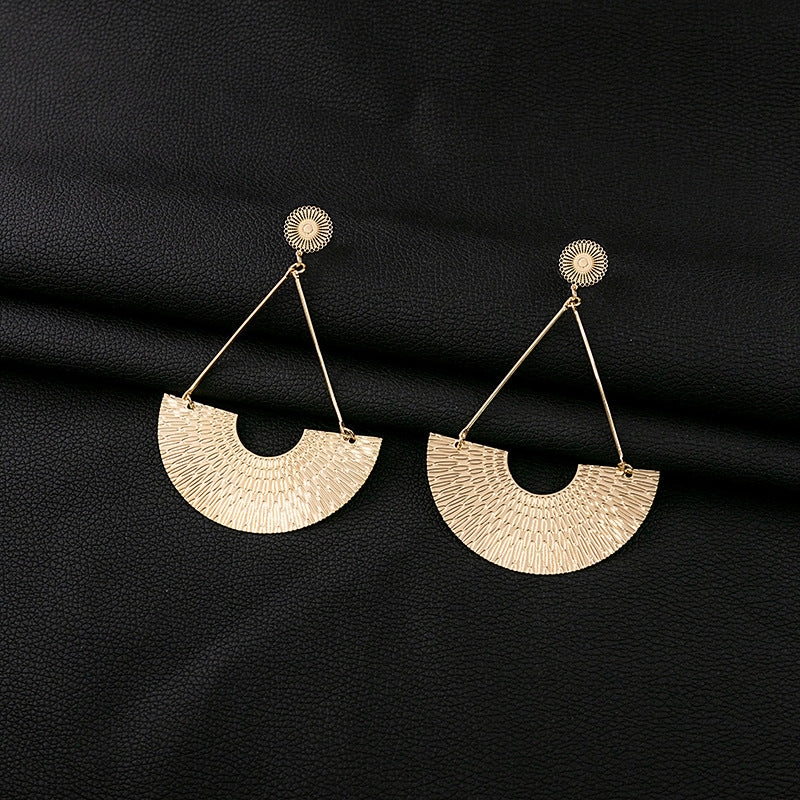 Wholesale Vintage Exaggerated Gold Leaf Iron Earrings