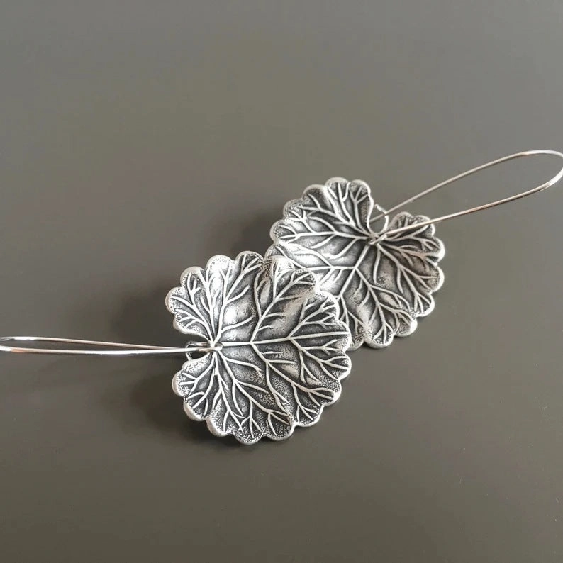 Wholesale Vintage Fashion Leaf Alloy Earrings