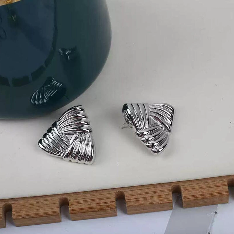 Wholesale Vintage Feather Ruffles Gold Stripe Triangle Earrings