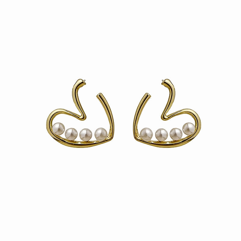 Wholesale Vintage Four Pearl Open Heart Alloy Earrings