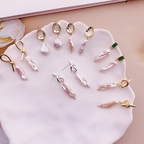 Wholesale Vintage Freshwater Pearl Baroque Irregular Emerald Earrings
