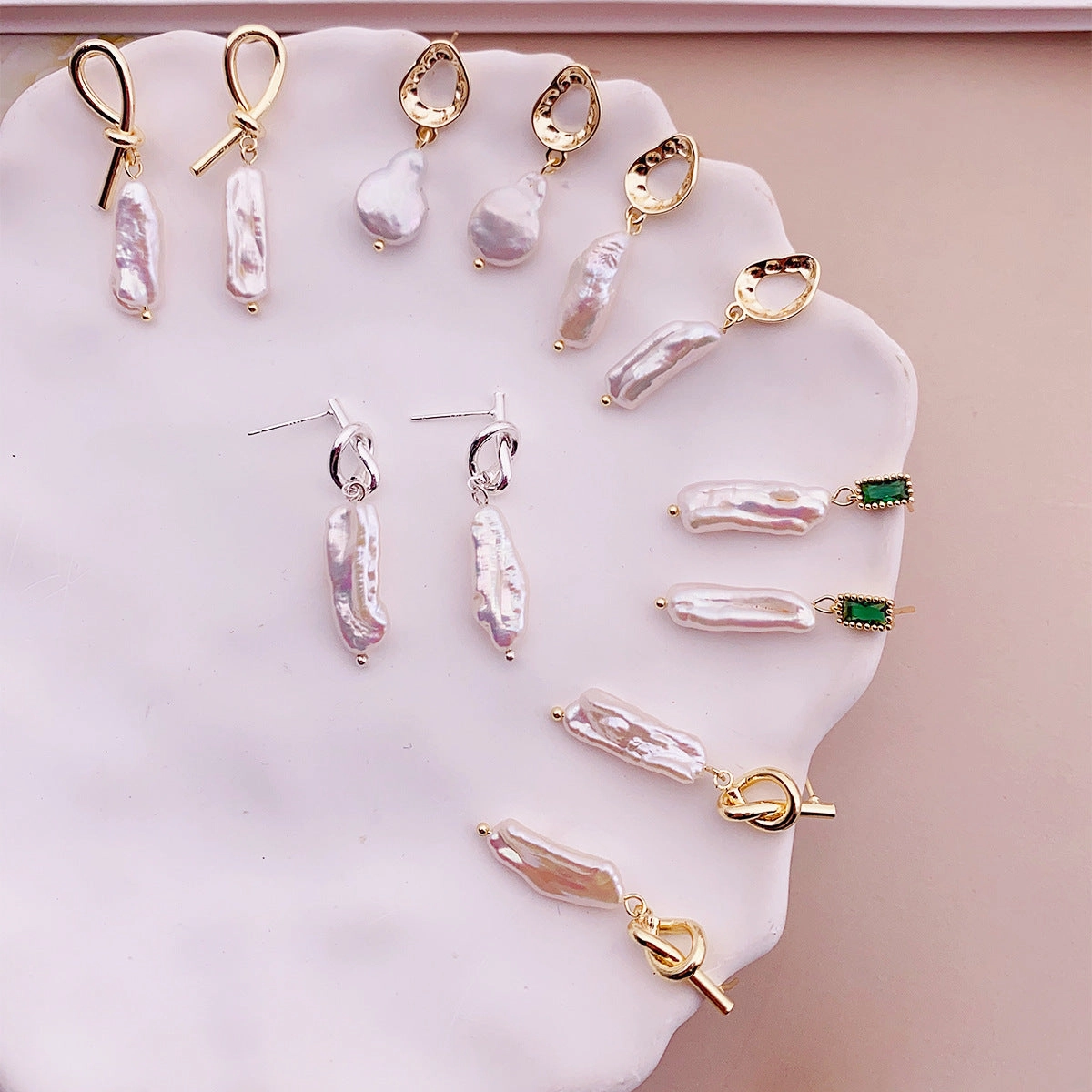 Wholesale Vintage Freshwater Pearl Baroque Irregular Emerald Earrings