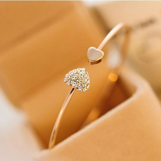 Wholesale Vintage Full Diamond Heart Alloy Bracelet