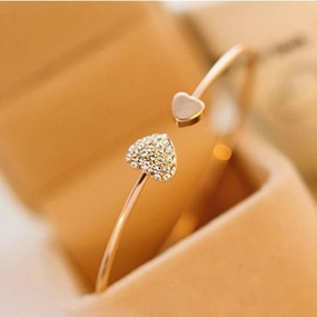 Wholesale Vintage Full Diamond Heart Alloy Bracelet