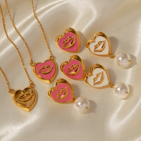Wholesale Vintage Geometric Metal Lip Pattern Necklace and Earrings Set