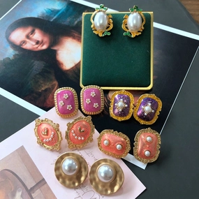 Wholesale Vintage Gilt Alloy Earrings