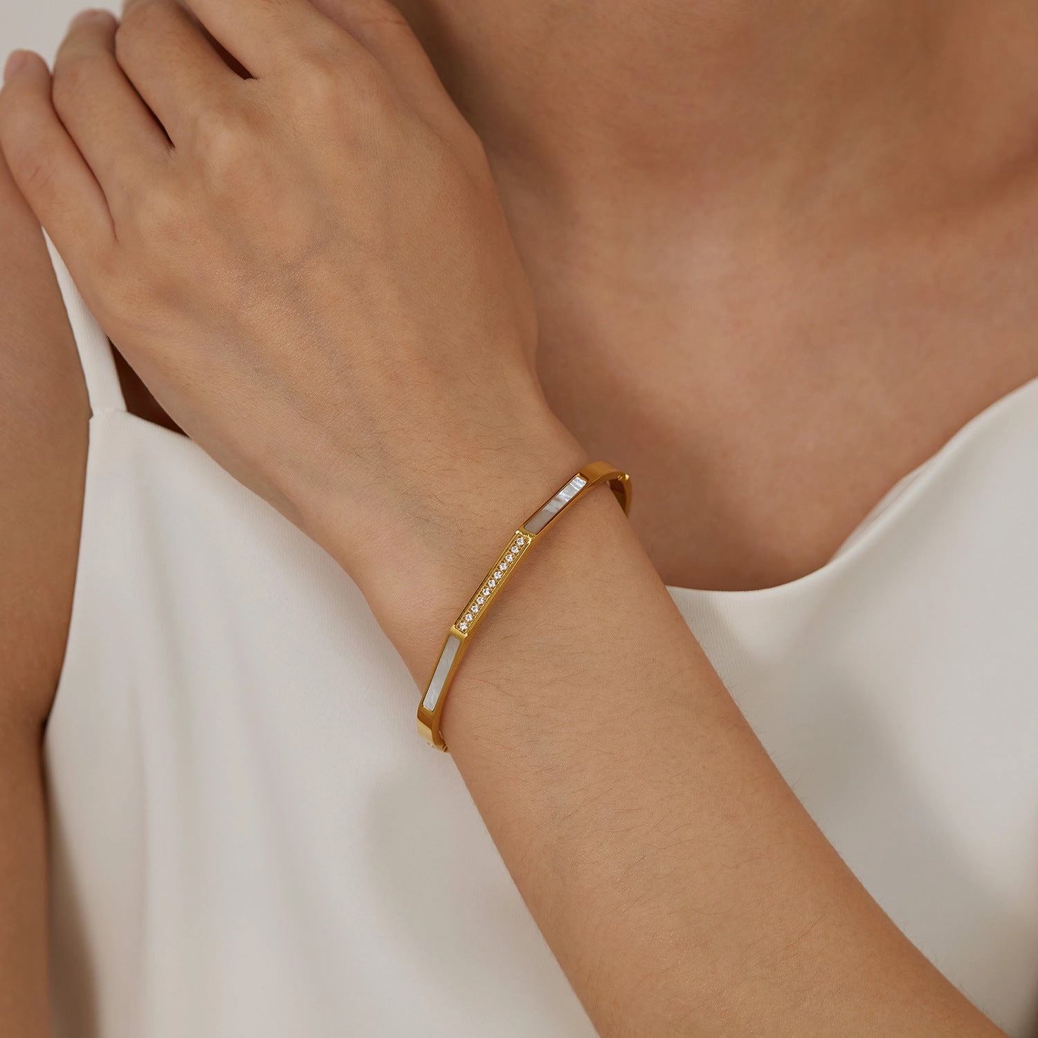 Wholesale Vintage gold-plated titanium steel bracelet