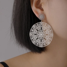 Wholesale Vintage Hollow Flowers Metal Earrings