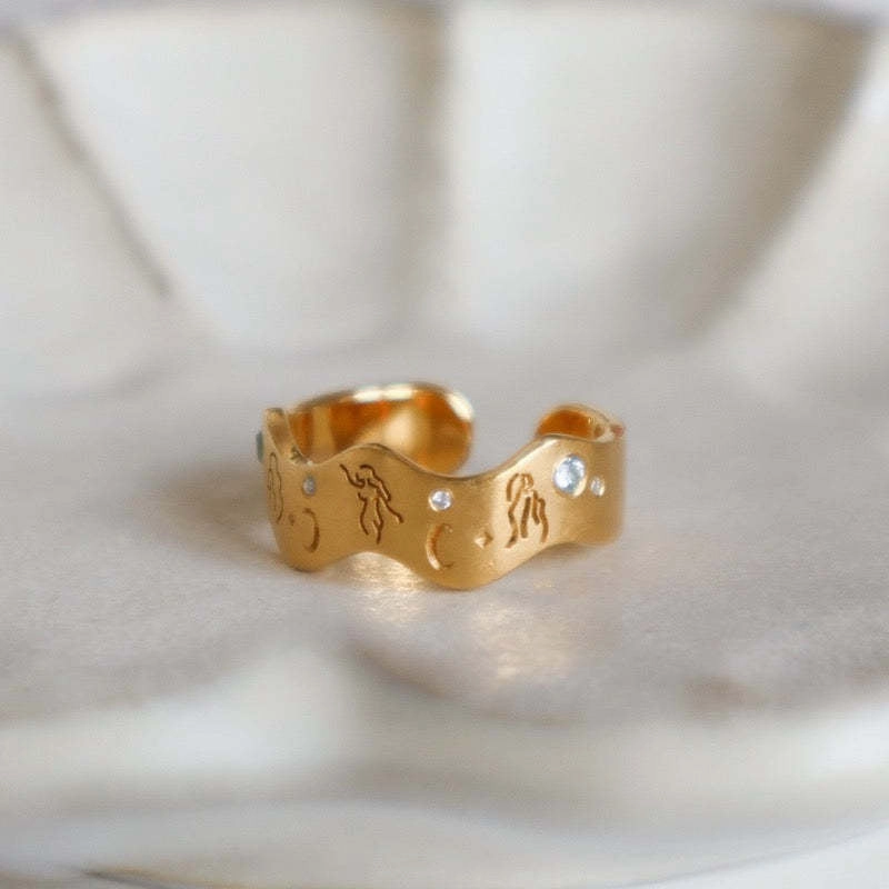 Wholesale Vintage Hollow Open Zircon Inlaid Stainless Steel Ring