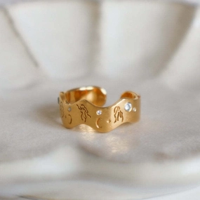 Wholesale Vintage Hollow Open Zircon Inlaid Stainless Steel Ring