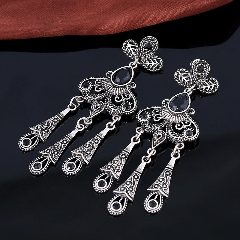 Wholesale Vintage Hollowed Out Leaf Alloy Earrings