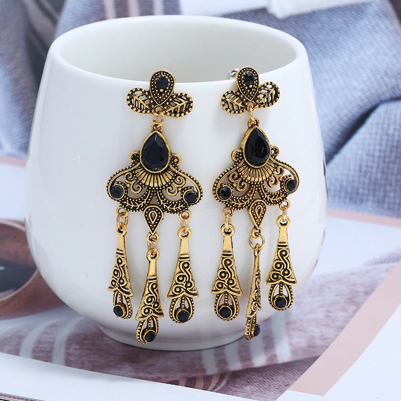 Wholesale Vintage Hollowed Out Leaf Alloy Earrings