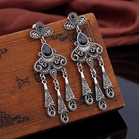 Wholesale Vintage Hollowed Out Leaf Alloy Earrings
