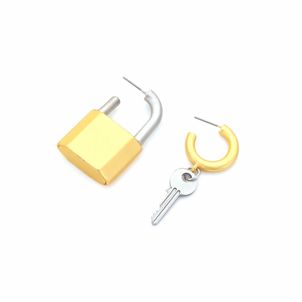 Wholesale Vintage Metal Keylock Geometric Earrings