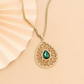 Wholesale Vintage Rhinestone Drops Cutout Alloy Necklaces