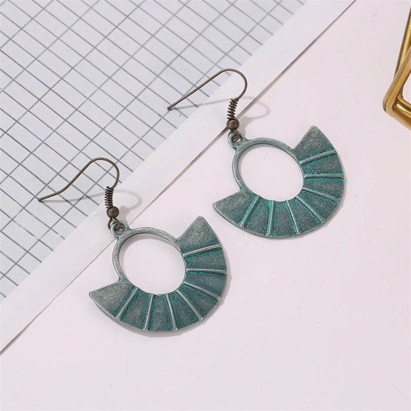 Wholesale Vintage Scalloped Alloy Earrings