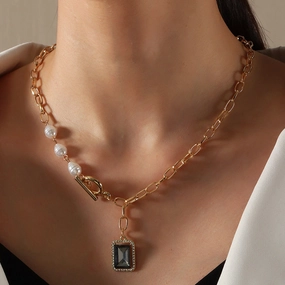 Wholesale Vintage Stitching Pearl Necklace Alloy Pearl