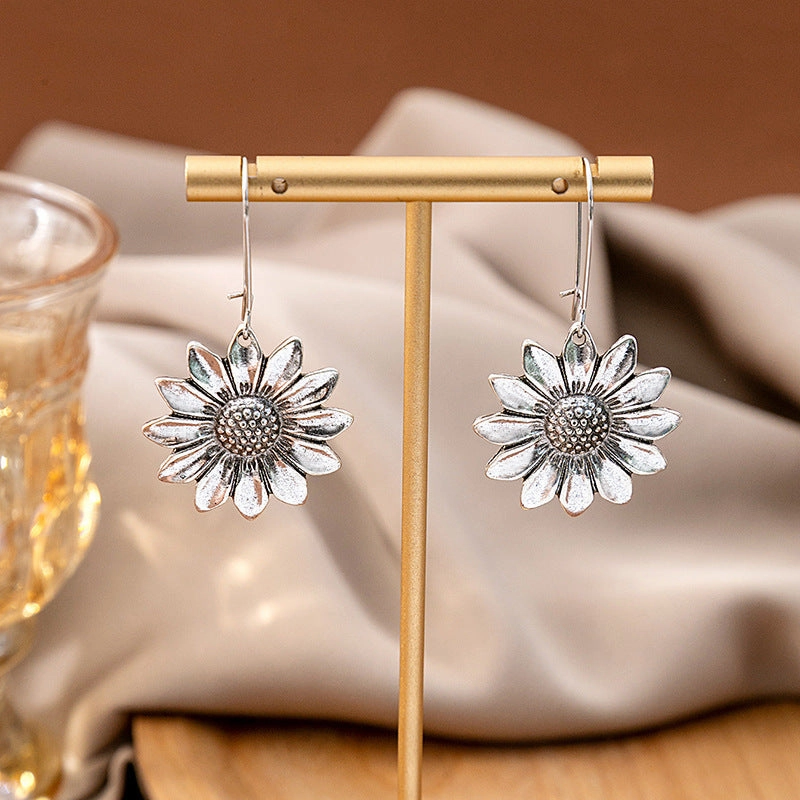 Wholesale Vintage Three-dimensional Flower Bohemian Chrysanthemum Dandelion  Alloy Earrings