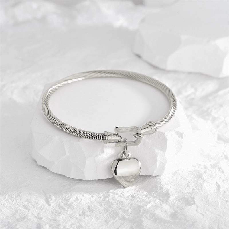 Wholesale Vintage Titanium Steel Peach Heart Bracelet