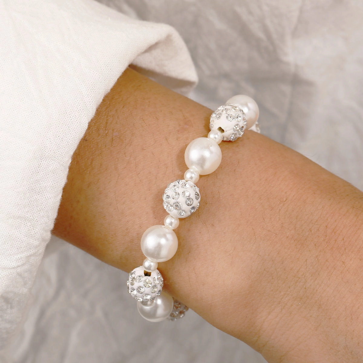 Wholesale Vintage White Pearl Alloy Bracelet