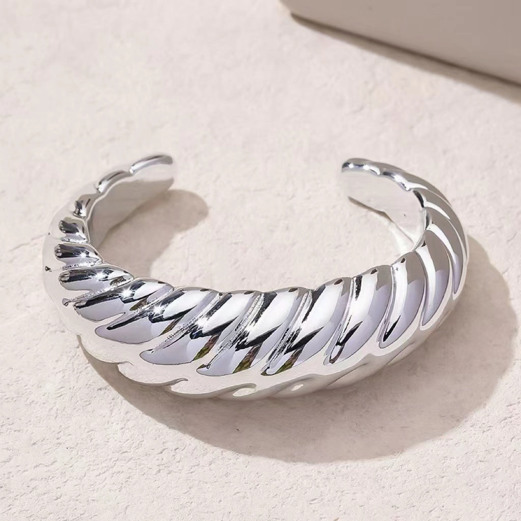 Wholesale Wave Shape Acrylic Open Bracelet