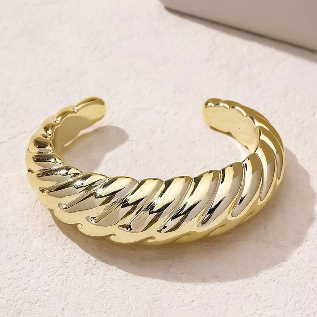 Wholesale Wave Shape Acrylic Open Bracelet