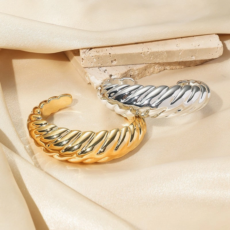 Wholesale Wave Shape Acrylic Open Bracelet
