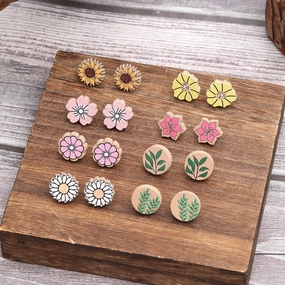 Wholesale Western Style Sunflower Flower Chrysanthemum Pattern Wooden Earrings