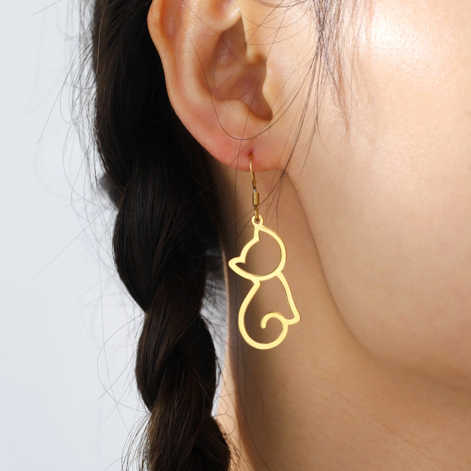 Wholesale Wire Cat Pendant Stainless Steel Earrings