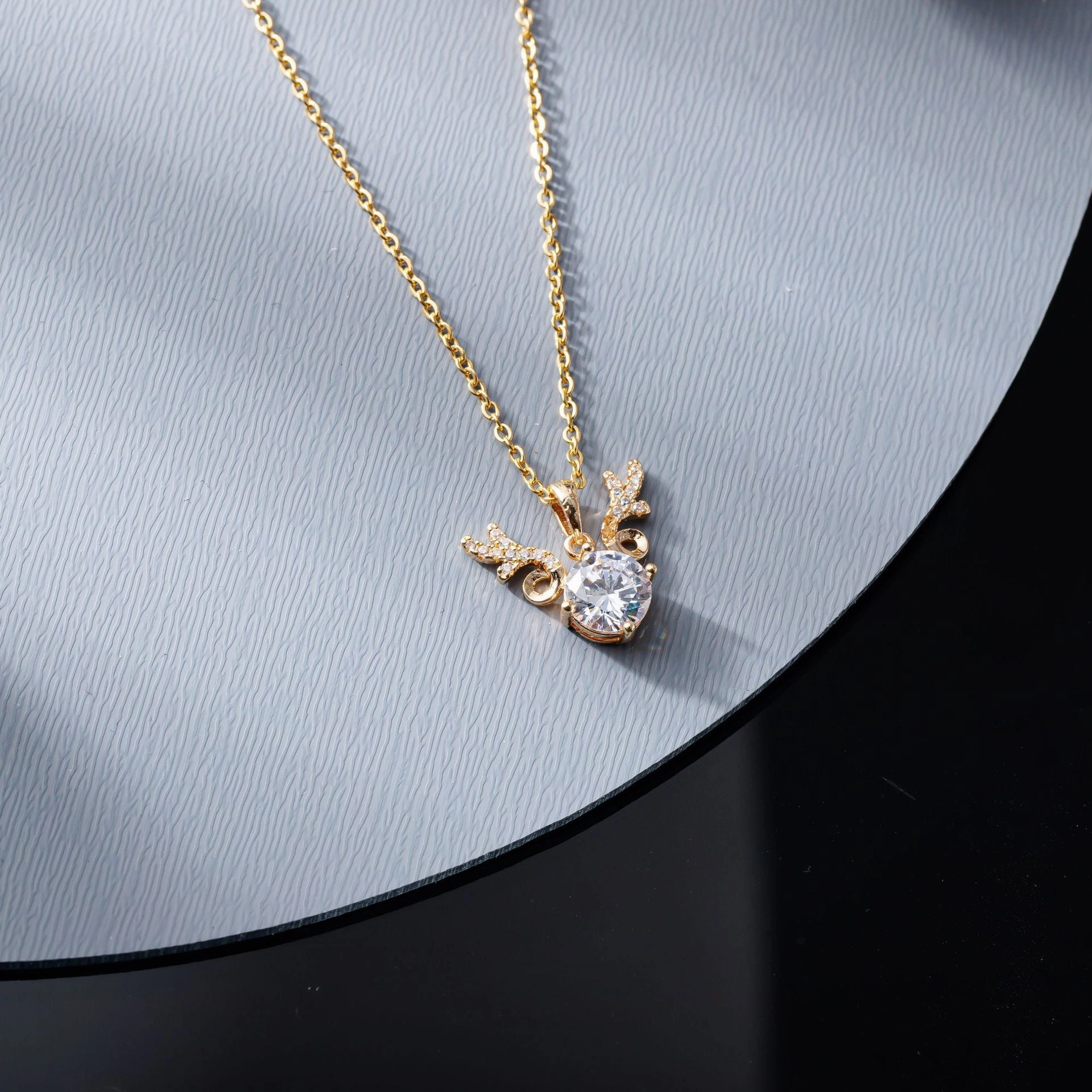 Wholesale Yilu You You micro-inlaid zirconium elk antler copper gold-plated pendant necklace