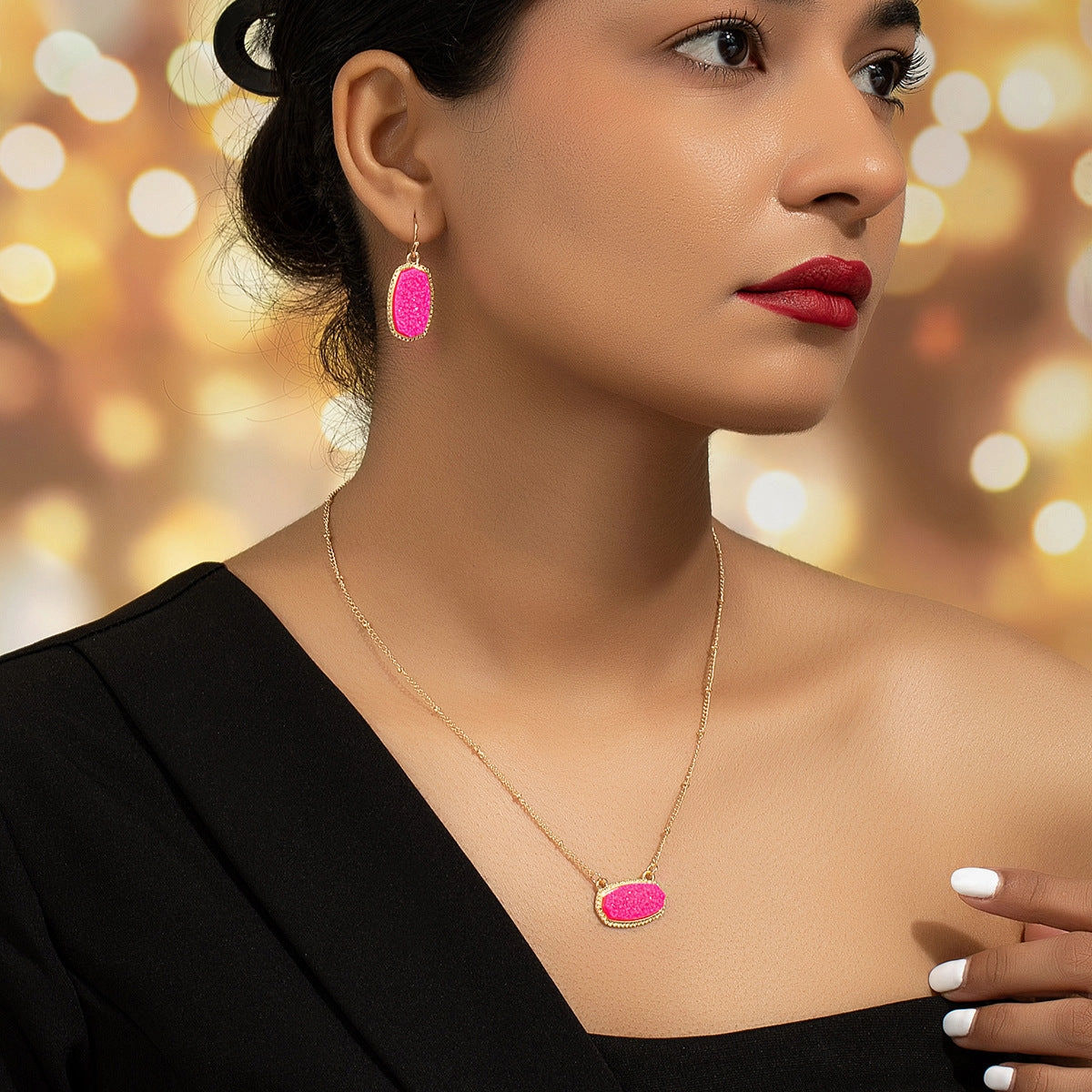 Wholesale Zinc Alloy Imitation Crystal Cluster Oval Necklace Clavicle Chain Earrings Set