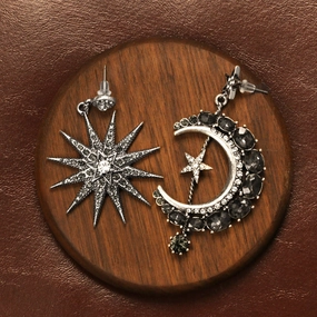 Wholesale Zinc Alloy Star and Moon Asymmetric Earrings
