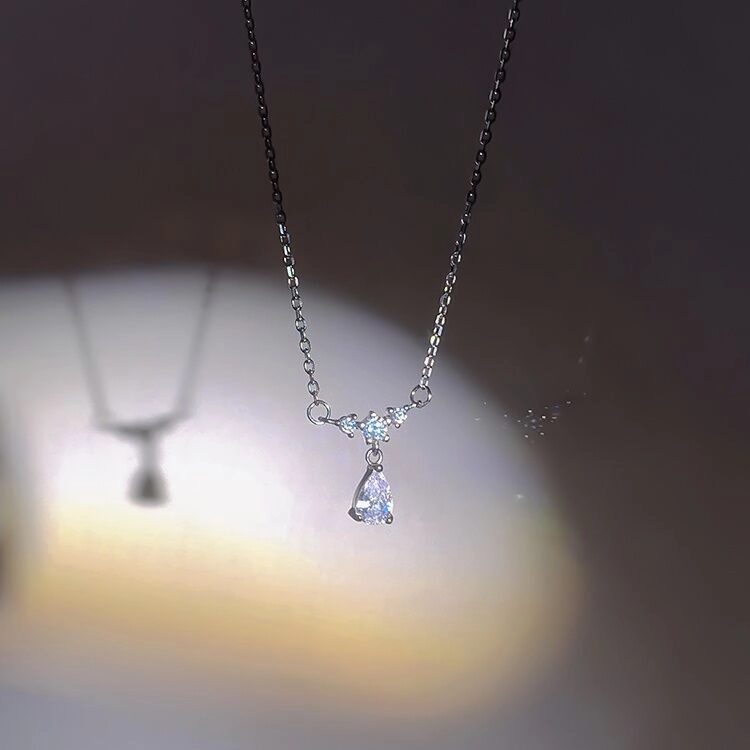 Wholesale Zircon Drop Necklace Clavicle Chain