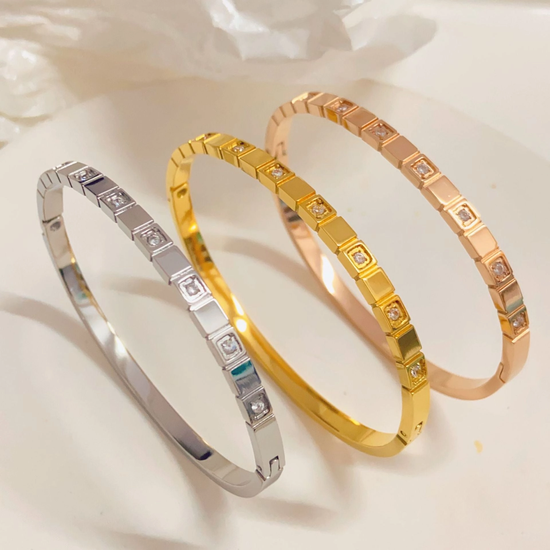 Wholesale Zircon Micro-paved Non-fading Titanium Steel Bracelet