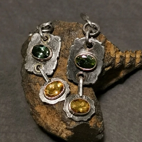 Wholesale Zirconia Vintage Metal Earrings